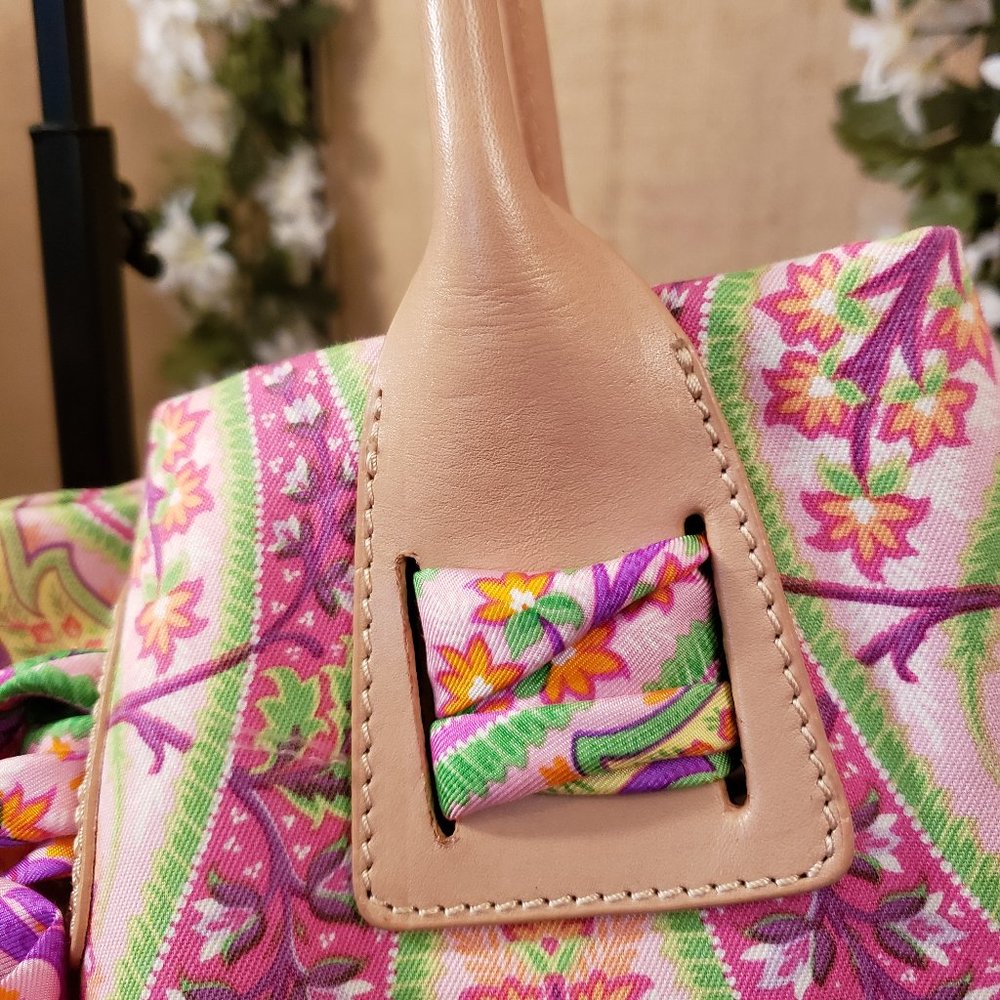 Echo Handbag - Picture 12 of 16